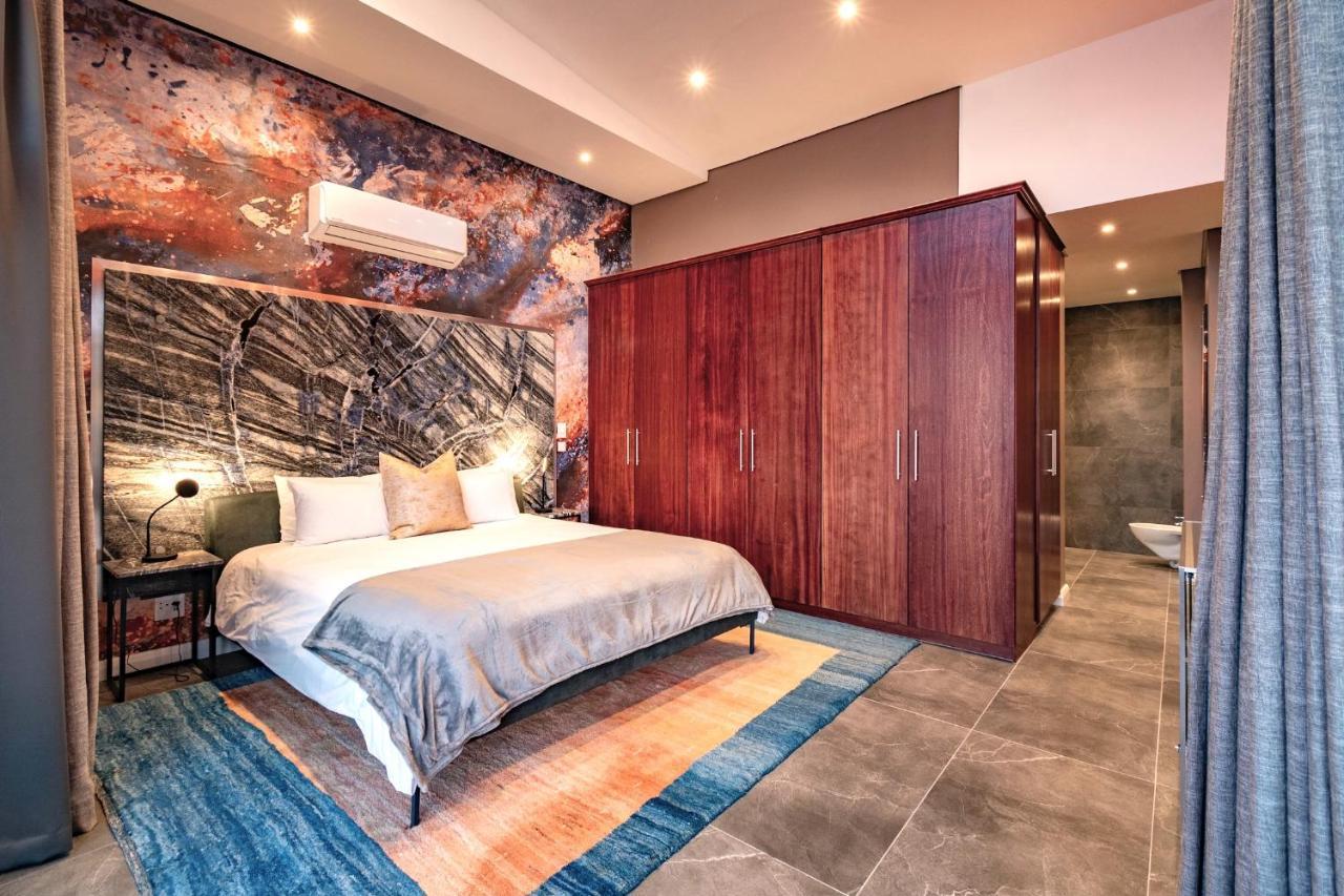 Apartamento Serviced Penthouse, 100k Gemstone Display, Ensuite *