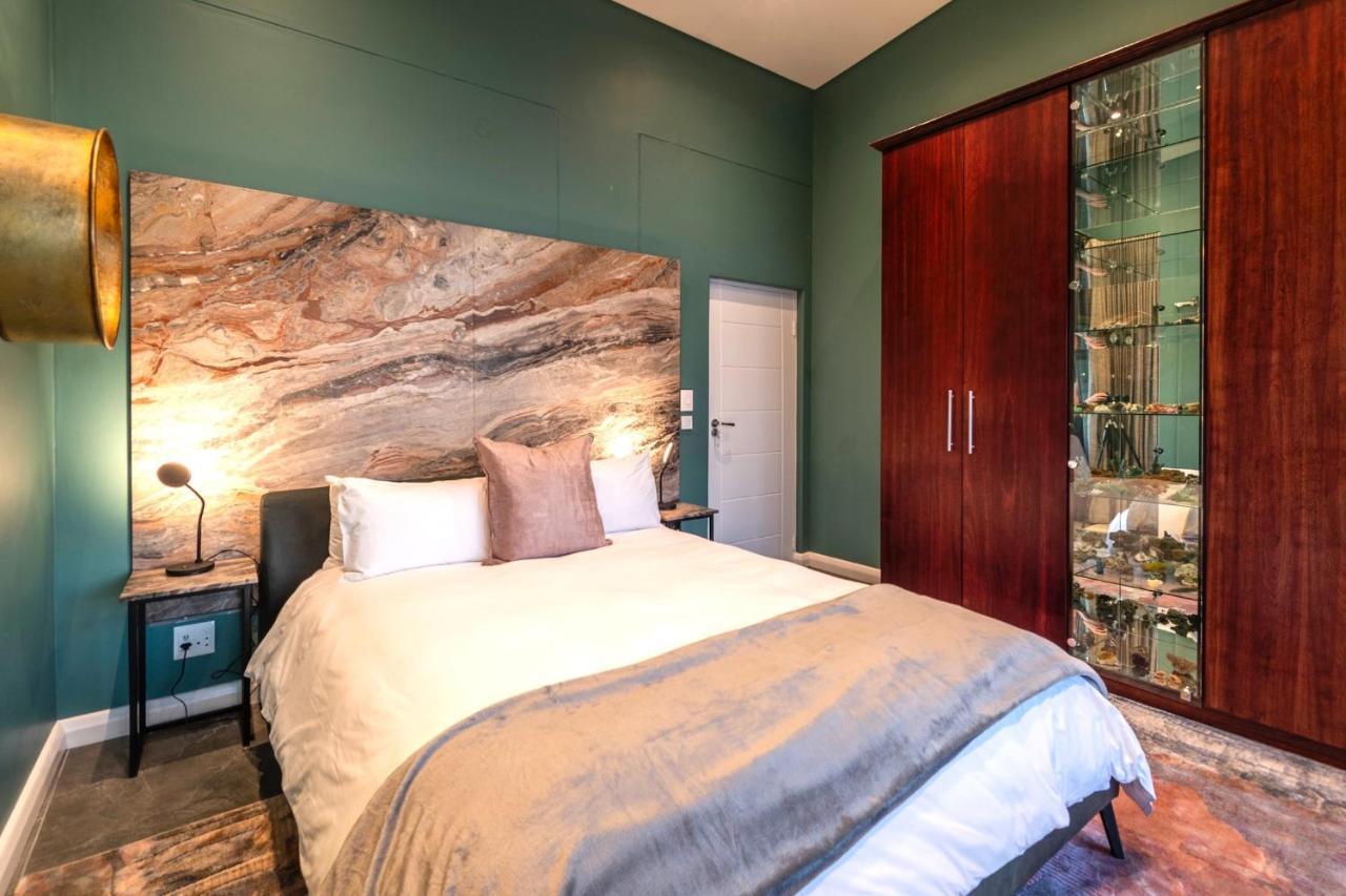 Apartamento Serviced Penthouse, 100k Gemstone Display, Ensuite Cidade Do Cabo