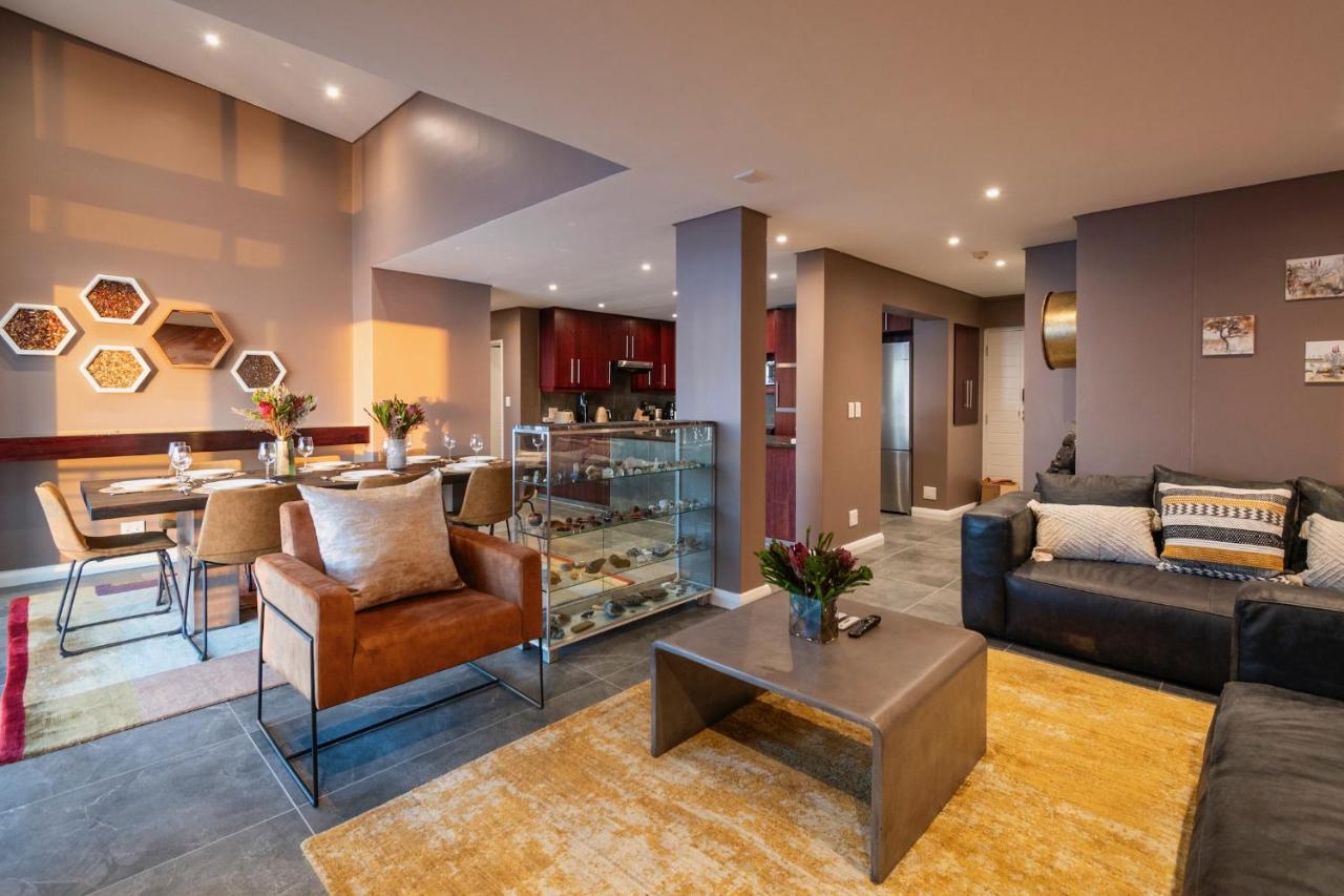 Serviced Penthouse, 100k Gemstone Display, Ensuite * Cidade Do Cabo