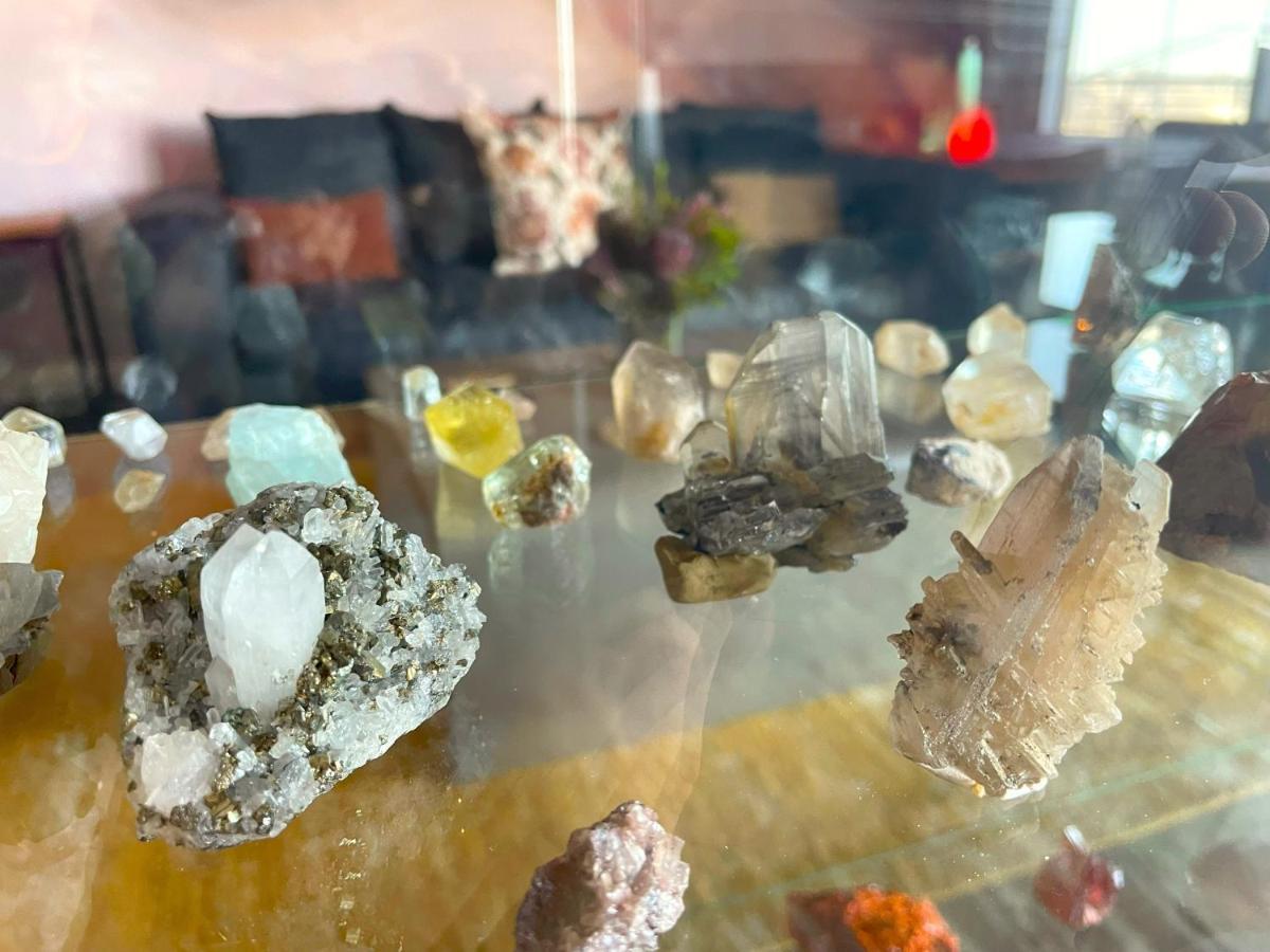 Apartamento Serviced Penthouse, 100k Gemstone Display, Ensuite *